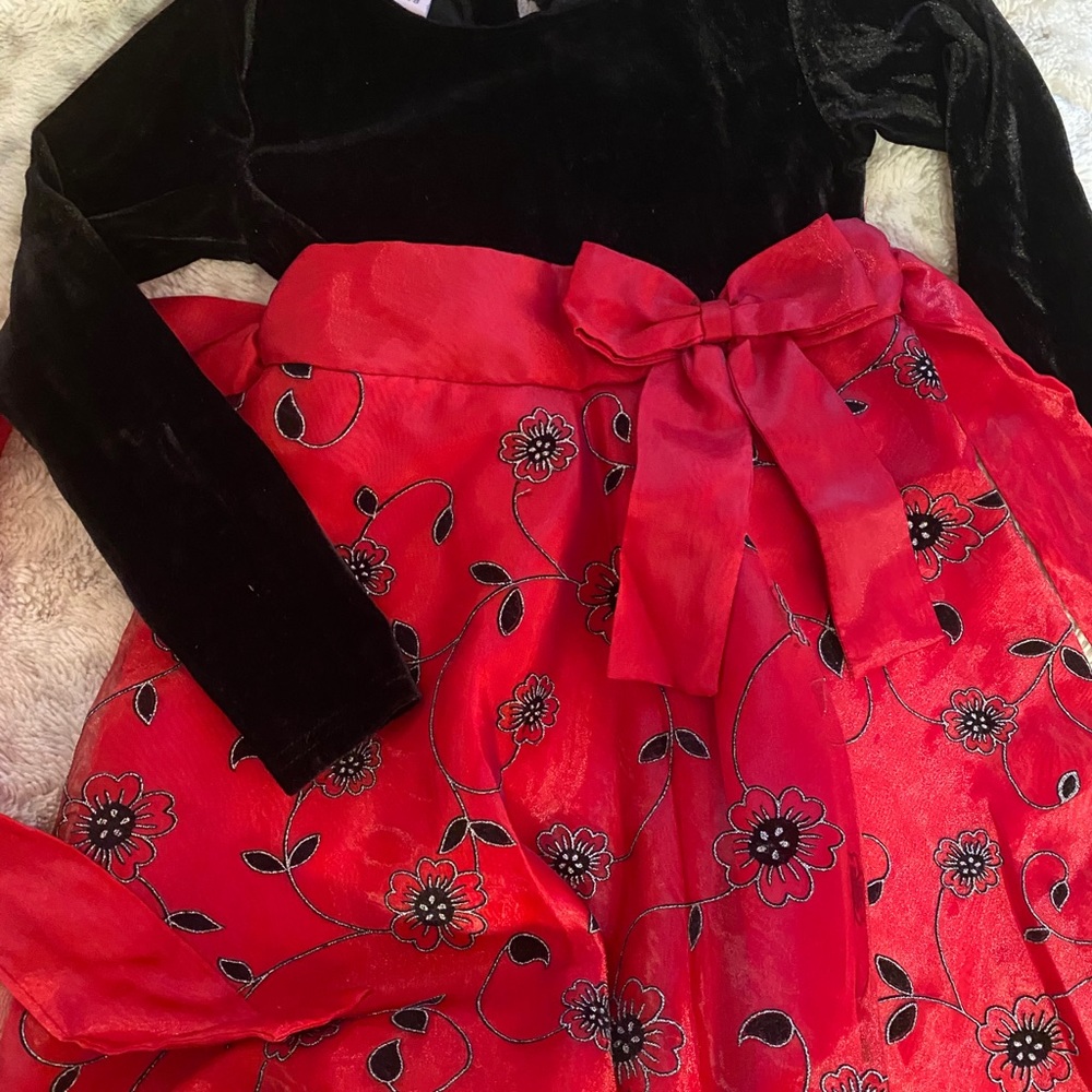 Party dress, size 6 girls!
